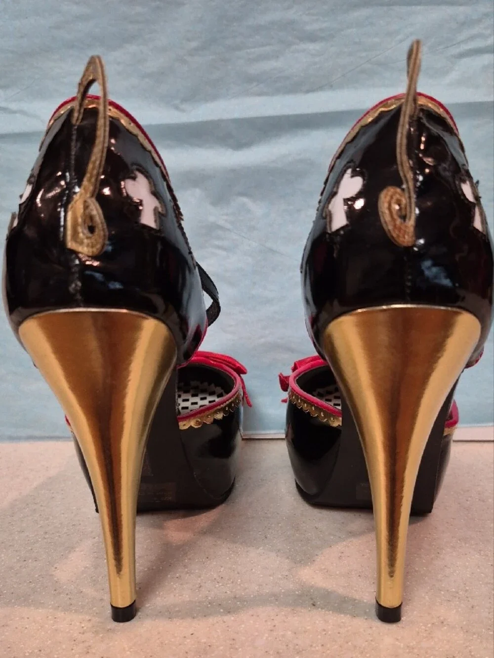 Leg Avenue bold black